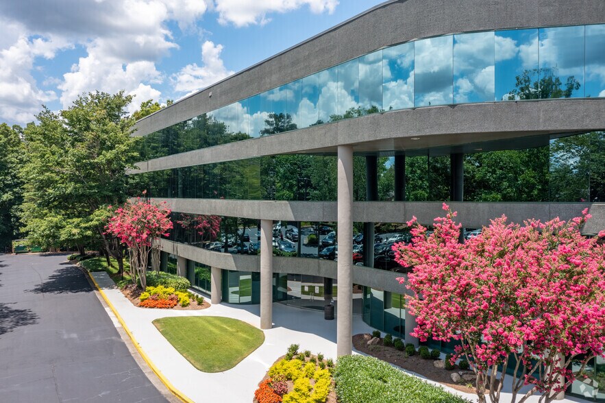 5555 Triangle Pky, Peachtree Corners, GA à louer - Photo de l’immeuble – Image 1 sur 6