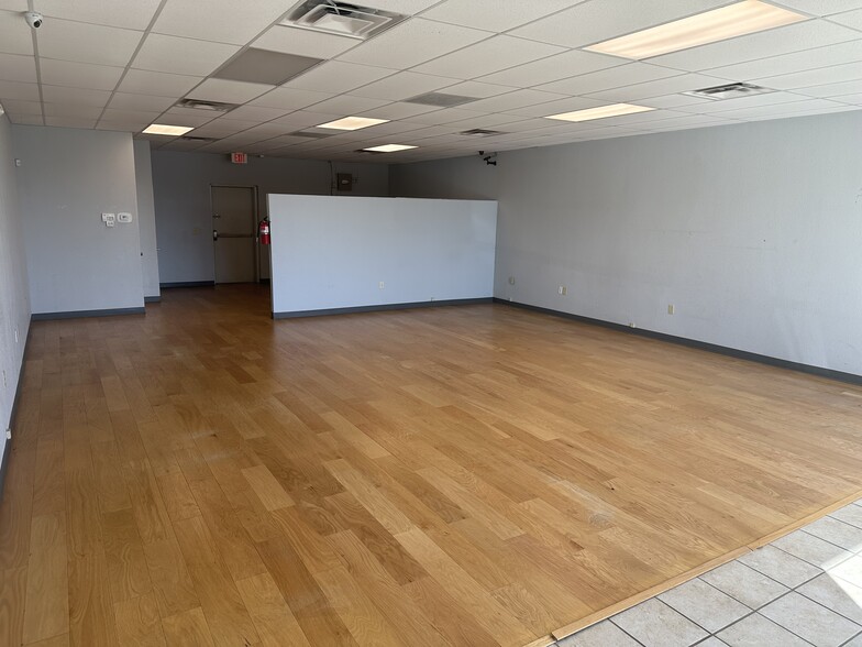2403 W Waco Dr, Waco, TX à louer - Photo intérieure – Image 3 sur 4