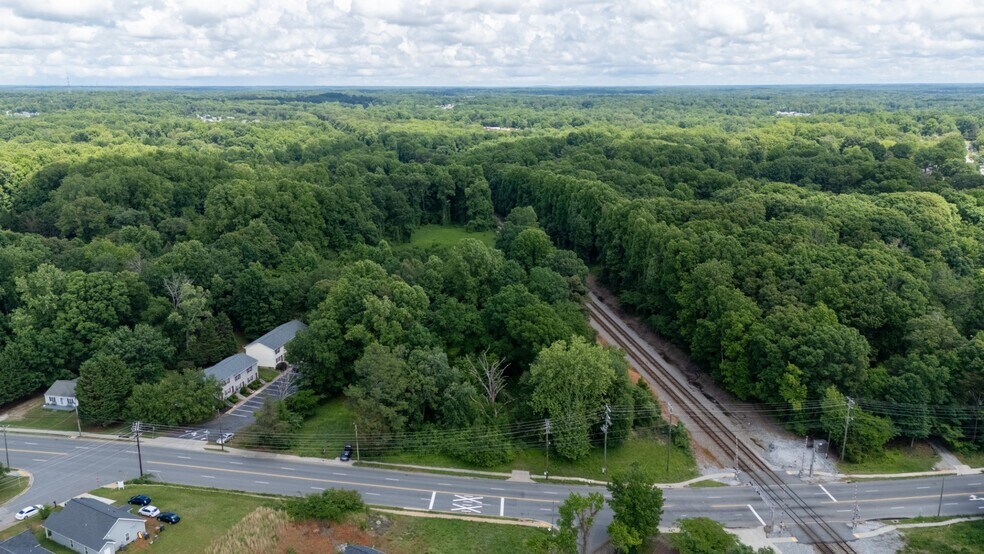 3610 Yanceyville St, Greensboro, NC à vendre - Photo de l’immeuble – Image 3 sur 8