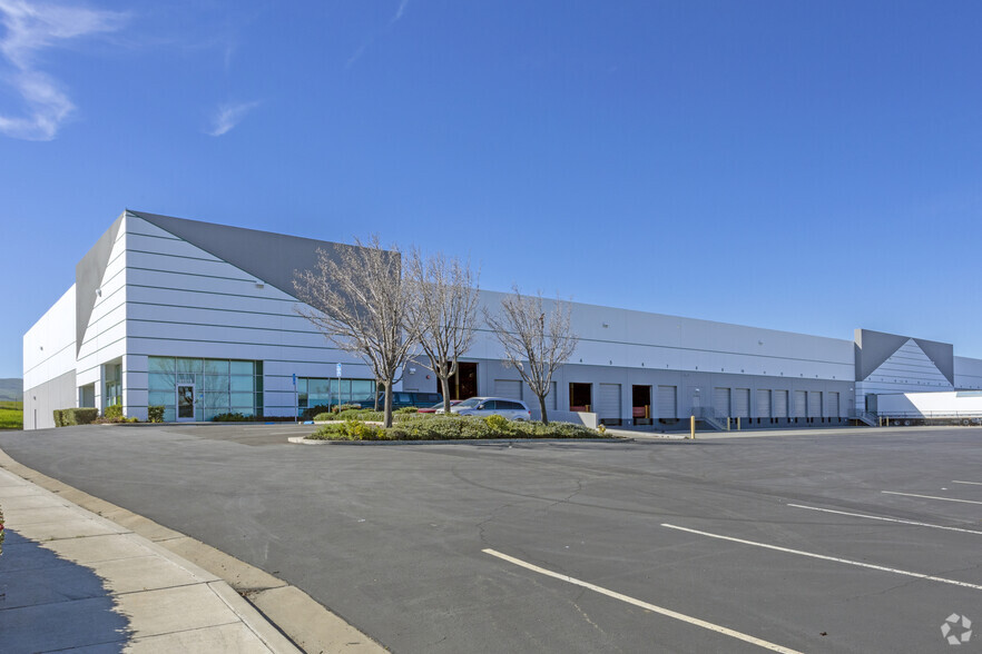 25315 Schulte Rd, Tracy, CA à louer - Photo de l’immeuble – Image 1 sur 4