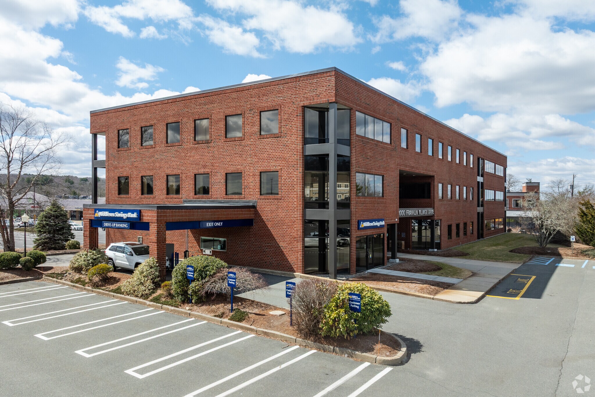 1000 Franklin Village Dr, Franklin, MA à louer Photo principale– Image 1 sur 3