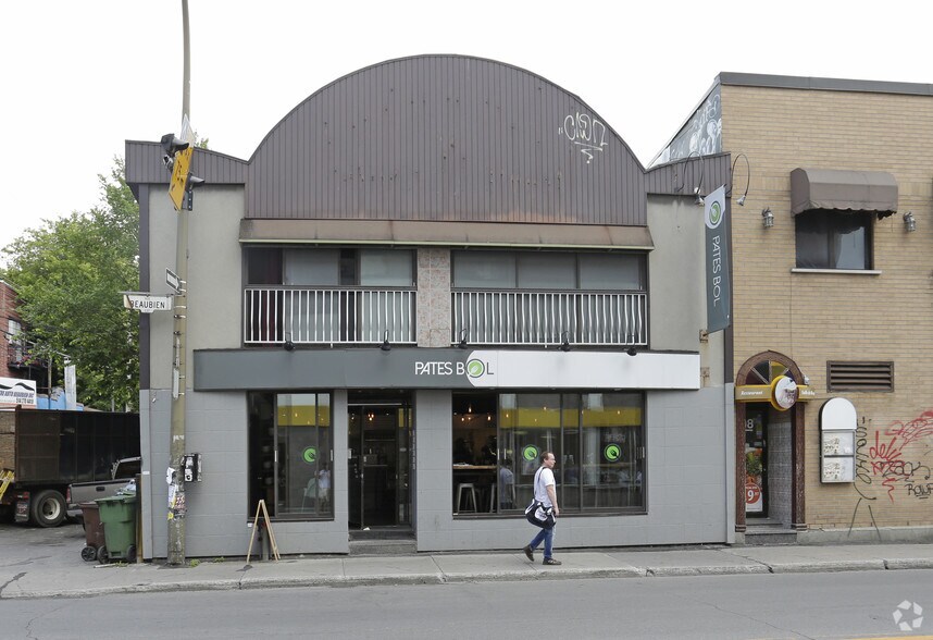 808-816 Rue Beaubien E, Montréal, QC à louer - Photo de l’immeuble – Image 2 sur 2