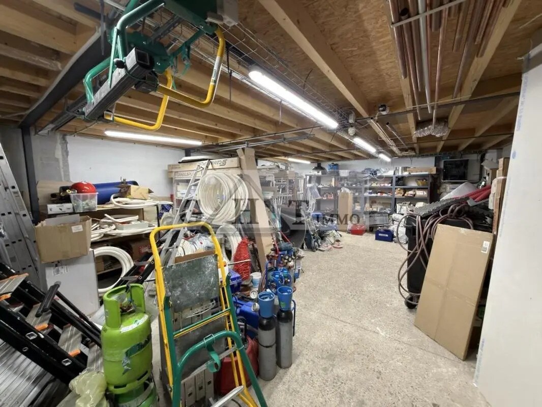 Industriel/Logistique dans Lésigny à vendre Photo intérieure– Image 1 sur 12