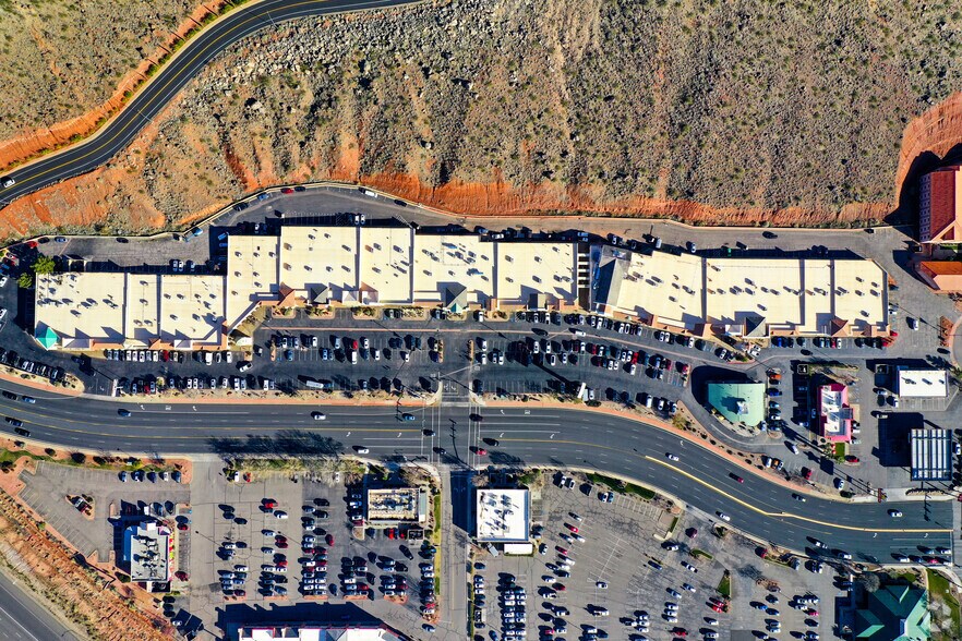 250 N Red Cliffs Dr, St George, UT à louer - Photo de l’immeuble – Image 2 sur 14