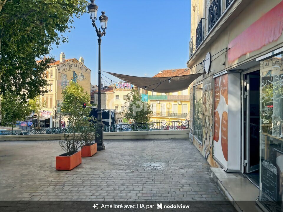 Local commercial dans Marseille à louer Photo de l’immeuble– Image 1 sur 7