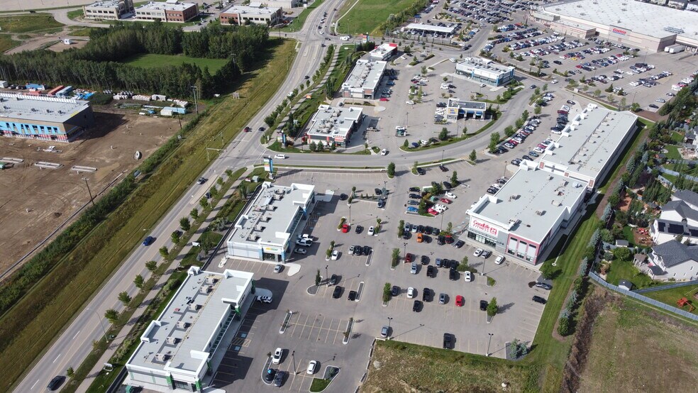 7161 Winterburn Rd, Edmonton, AB à louer - Photo de l’immeuble – Image 3 sur 5