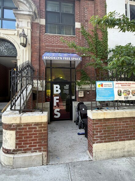 910 Union St, Brooklyn, NY à vendre - Photo de l’immeuble – Image 2 sur 11