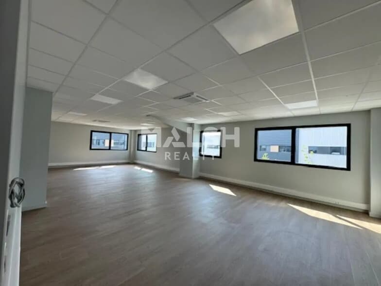 Local d'activités dans La Tour-de-Salvagny à vendre - Photo intérieure – Image 3 sur 4