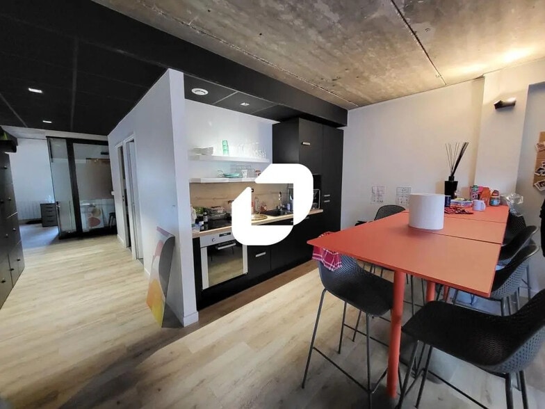 Bureau dans Lille à louer - Photo de l’immeuble – Image 3 sur 7