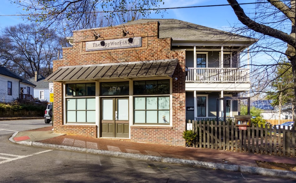 692 Kirkwood Ave SE, Atlanta, GA à louer - Photo principale – Image 1 sur 78