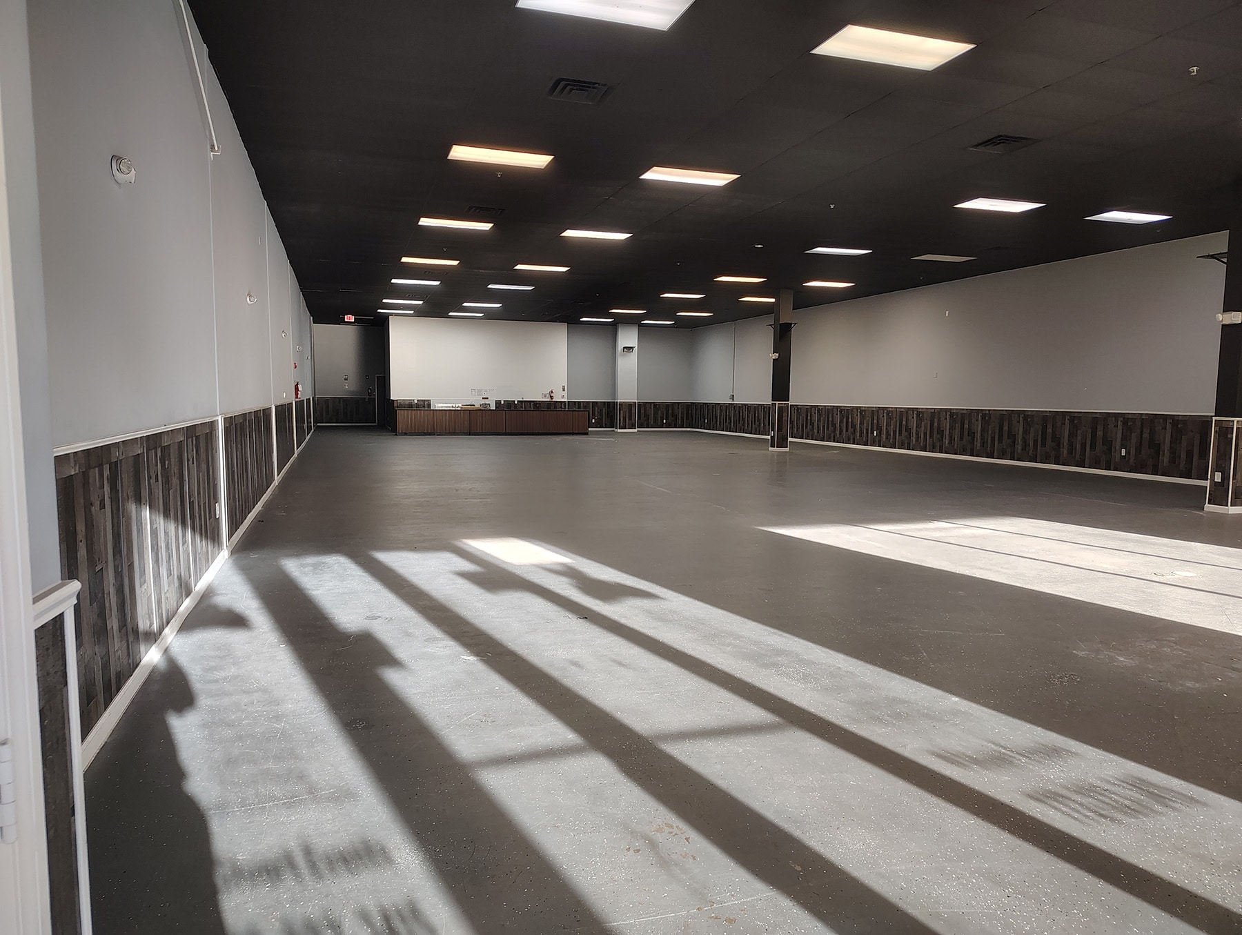 2585-2605 SE Federal Hwy, Stuart, FL à louer Photo intérieure– Image 1 sur 7