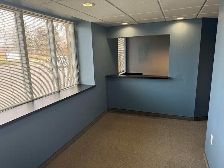 36325-36355 Harper Ave, Clinton Township, MI à louer - Photo de l’immeuble – Image 3 sur 8