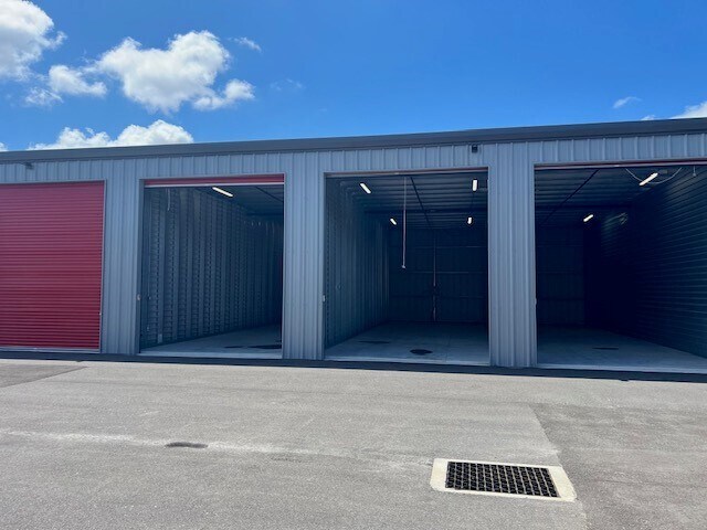 2750 N Tamiami Trl, North Fort Myers, FL à louer - Photo de l’immeuble – Image 2 sur 22