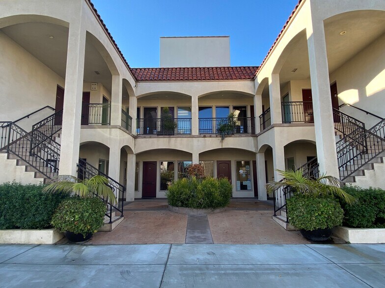 25124 Narbonne Ave, Lomita, CA à louer - Photo de l’immeuble – Image 1 sur 13