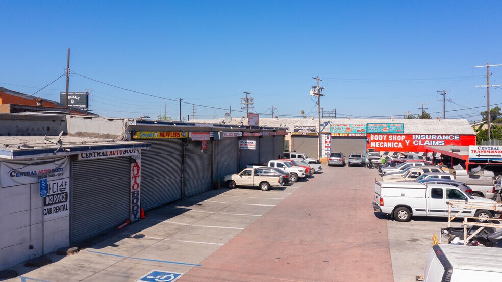 5801 S Central Ave, Los Angeles, CA à louer - Photo de l’immeuble – Image 3 sur 11