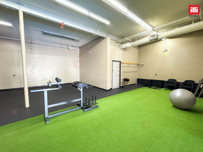 21144-21146 Ventura Blvd, Woodland Hills, CA à louer - Photo de l’immeuble – Image 2 sur 8