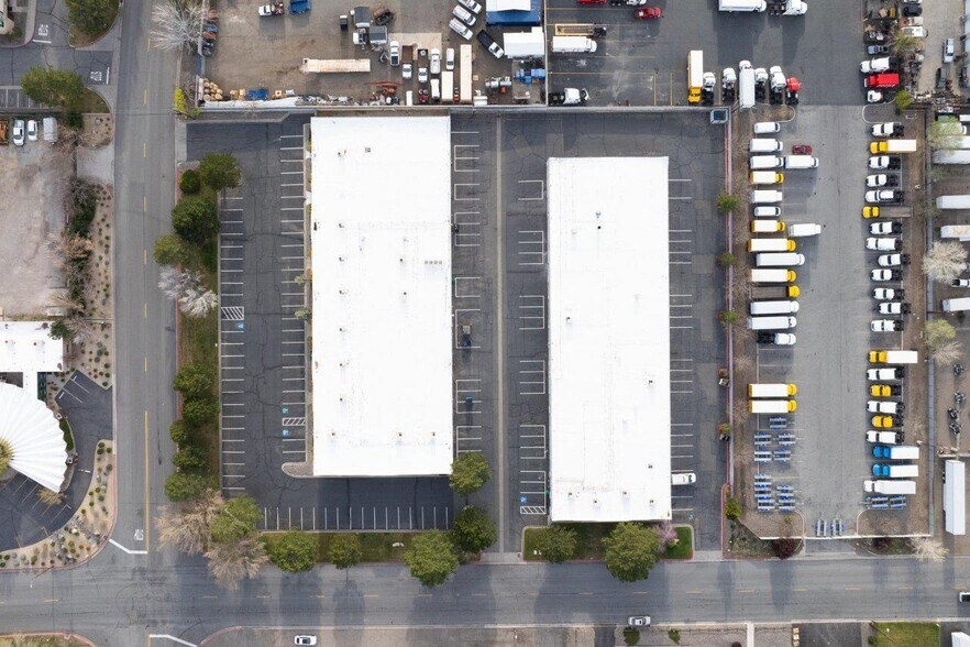 1350 Freeport Blvd, Sparks, NV à louer - Photo de l’immeuble – Image 1 sur 23
