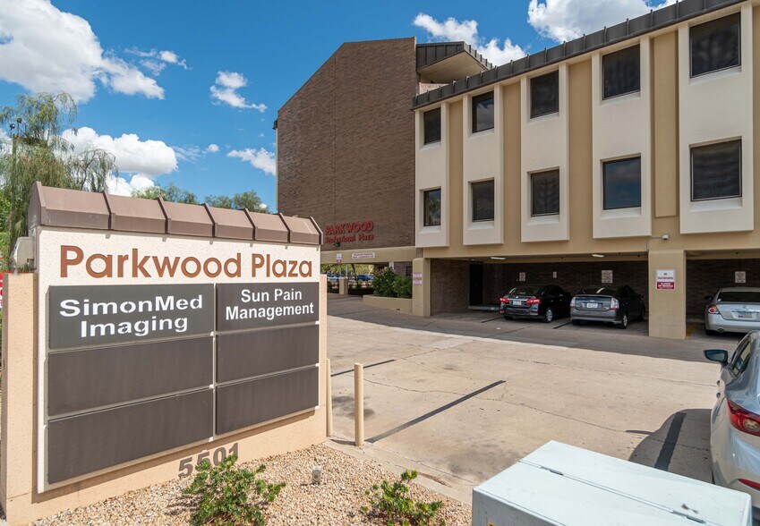 5501 N 19th Ave, Phoenix, AZ à vendre - Photo de l’immeuble – Image 2 sur 11