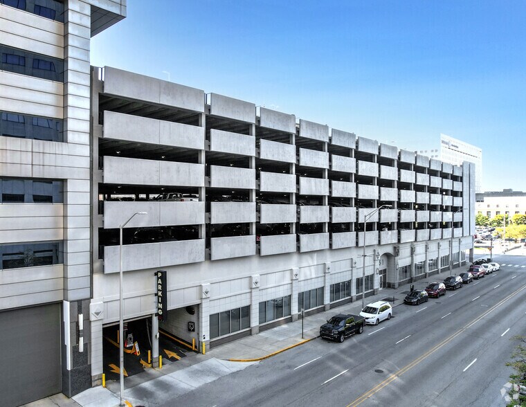 151 W Ohio St, Indianapolis, IN à louer - Photo de l’immeuble – Image 1 sur 2