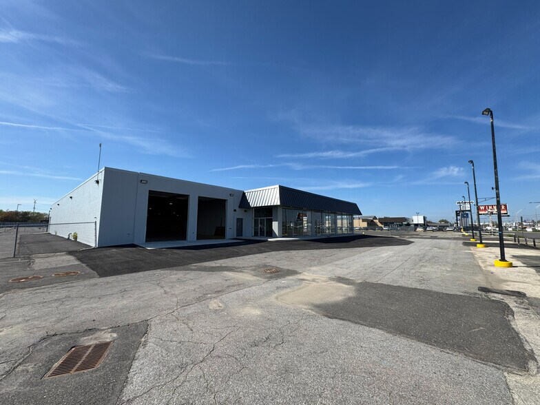 6717 Essington Ave, Philadelphia, PA à louer - Photo de l’immeuble – Image 2 sur 14