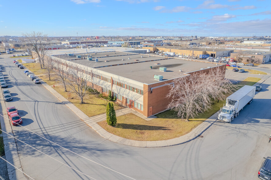 8820-8850 Pl Ray-Lawson, Montréal, QC à louer - Photo de l’immeuble – Image 2 sur 17