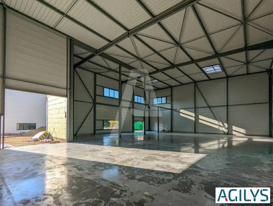 Local d'activités dans Ollainville à vendre Photo de l’immeuble– Image 1 sur 13