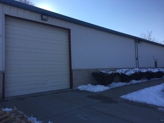 Plus de détails pour 1302 Spruce St, Morris, IL - Industriel/Logistique à vendre