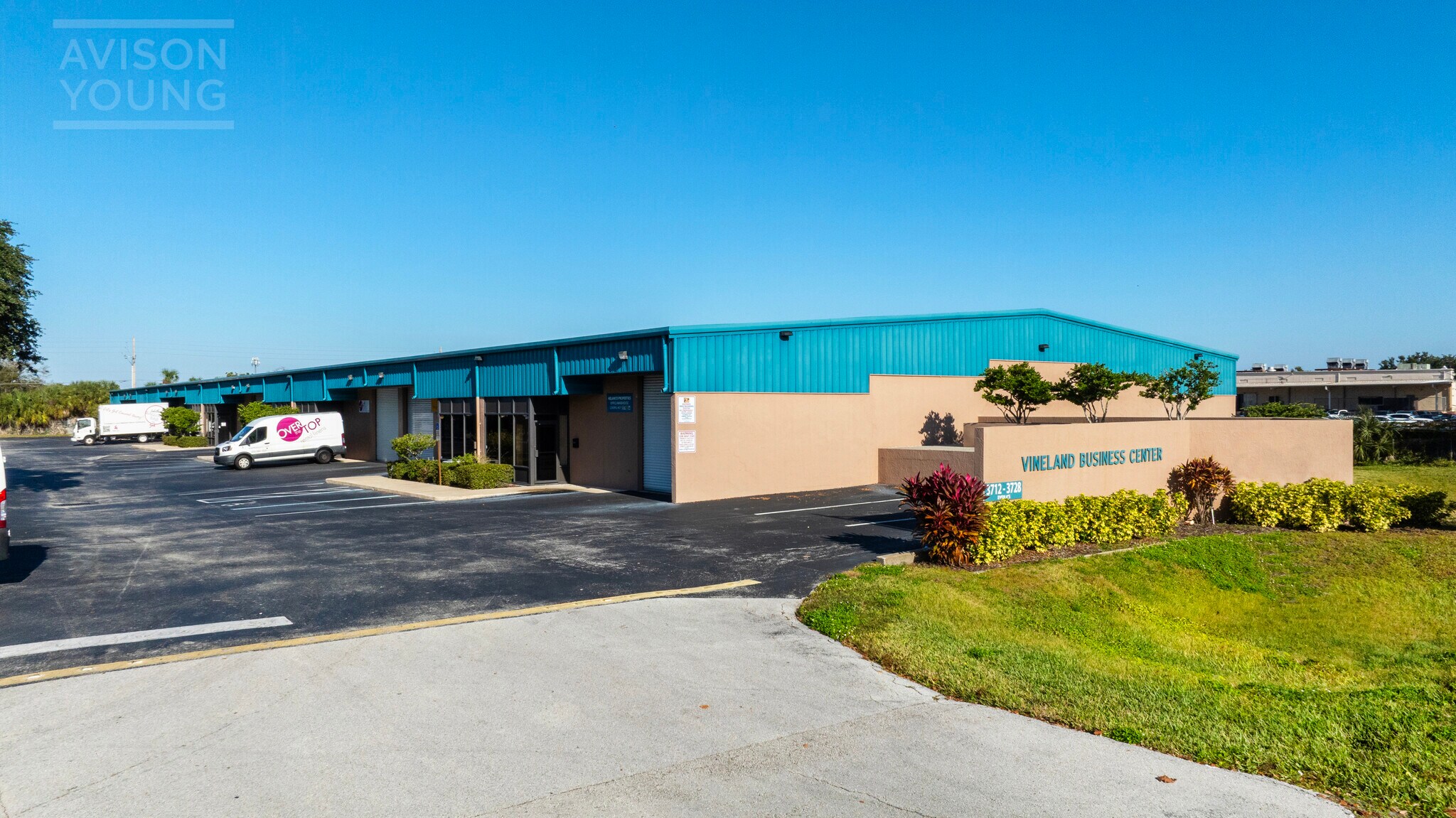 3712-3728 Vineland Rd, Orlando, FL à louer Photo principale– Image 1 sur 21