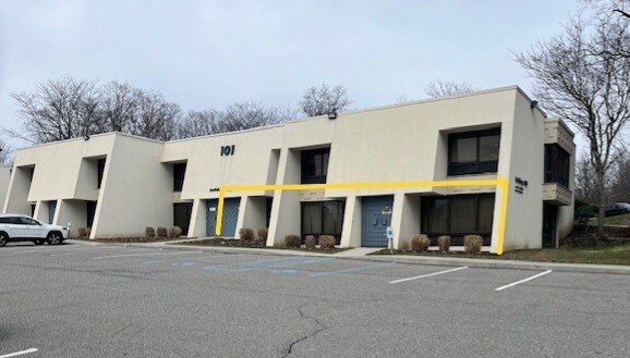 101 S Bedford Rd, Mount Kisco, NY à vendre - Photo de l’immeuble – Image 1 sur 6