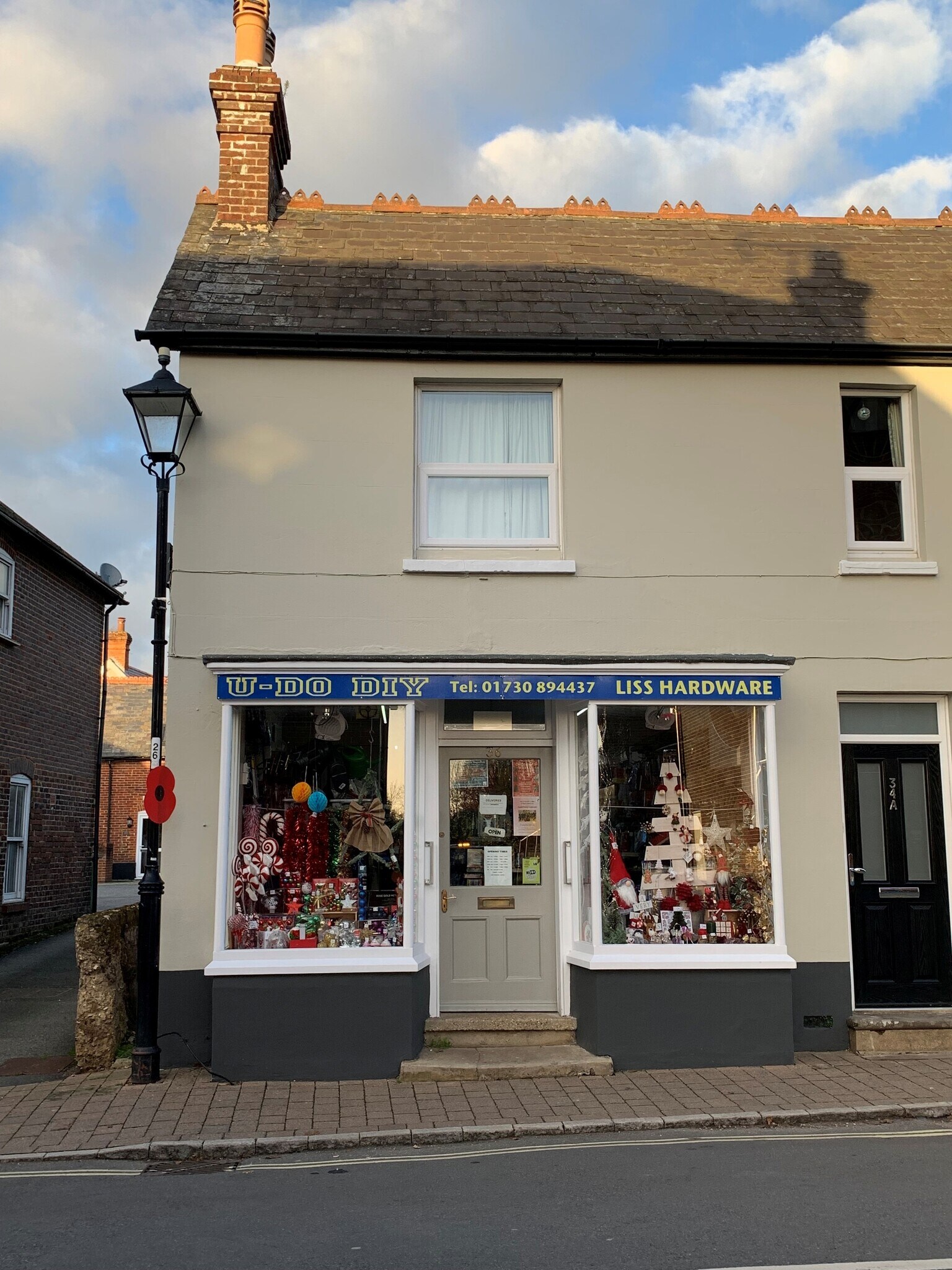 34-36 Station Rd, Liss à louer Photo de l’immeuble– Image 1 sur 4