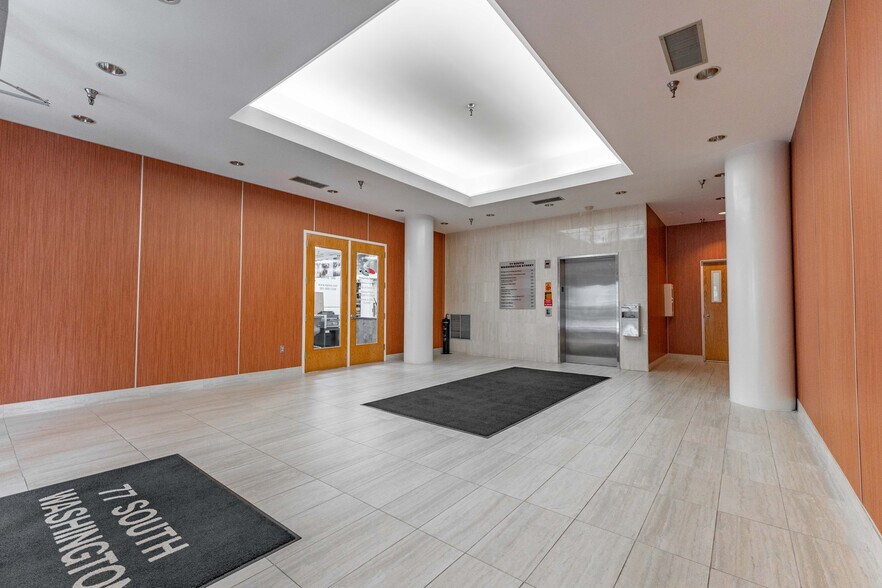 77 S Washington St, Rockville, MD à vendre - Photo intérieure – Image 2 sur 8