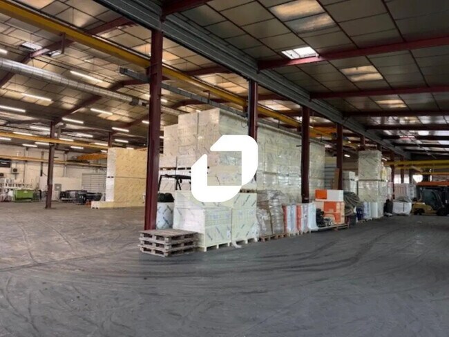 Plus de détails pour Local d'activités à louer