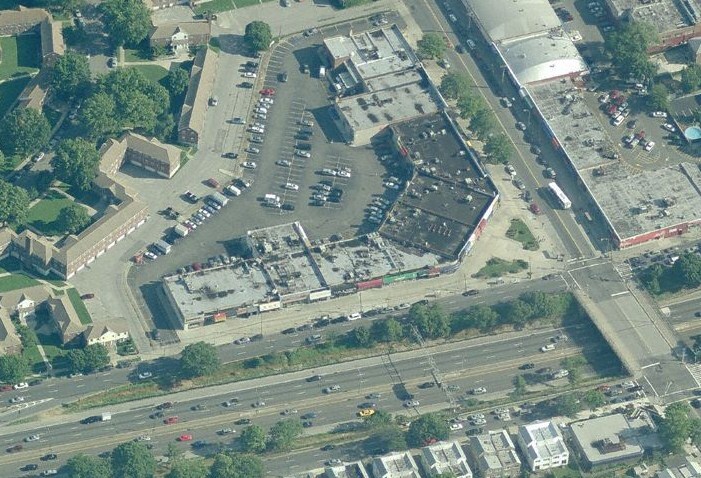6101-6147 Springfield Blvd, Oakland Gardens, NY à louer - Photo de l’immeuble – Image 2 sur 7