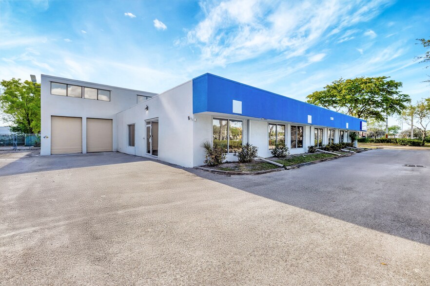 1500 N Powerline Rd, Pompano Beach, FL à vendre - Photo de l’immeuble – Image 1 sur 11