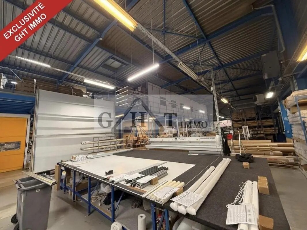 Industriel/Logistique dans Émerainville à vendre Photo intérieure– Image 1 sur 9