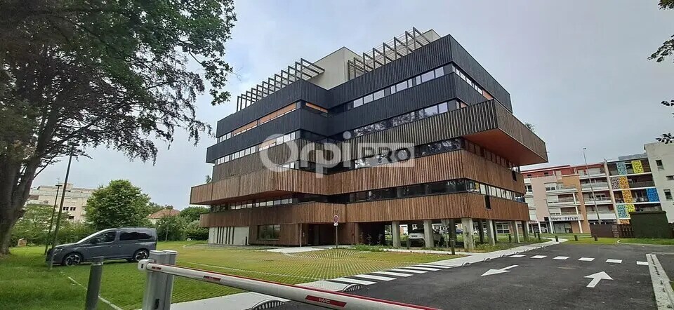 Bureau dans Pau à vendre - Photo de l’immeuble – Image 1 sur 5