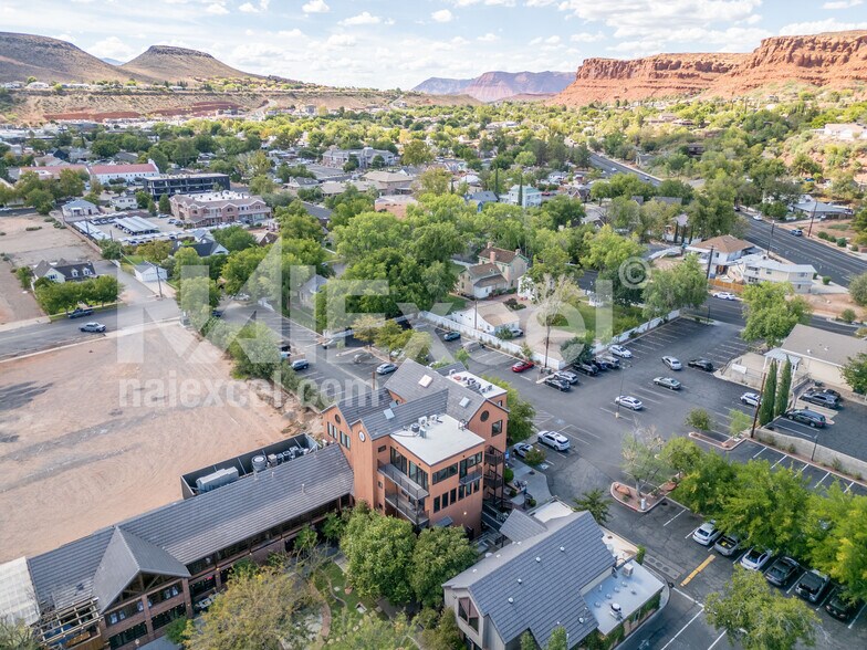2 W Saint George Blvd, St George, UT à louer - Photo de l’immeuble – Image 3 sur 8