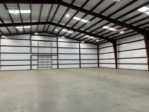 5457 W Davis St, Conroe, TX à louer Photo intérieure– Image 2 sur 6