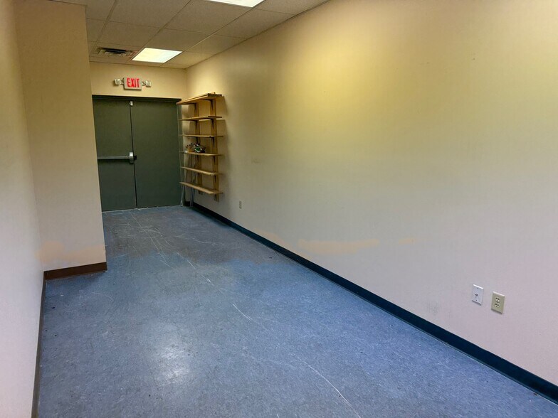 3310 Hickory Rd, Mishawaka, IN à louer - Photo de l’immeuble – Image 3 sur 4