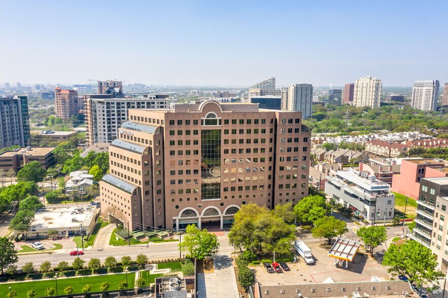 3131 McKinney Ave, Dallas, TX à louer - Photo de l’immeuble – Image 2 sur 14