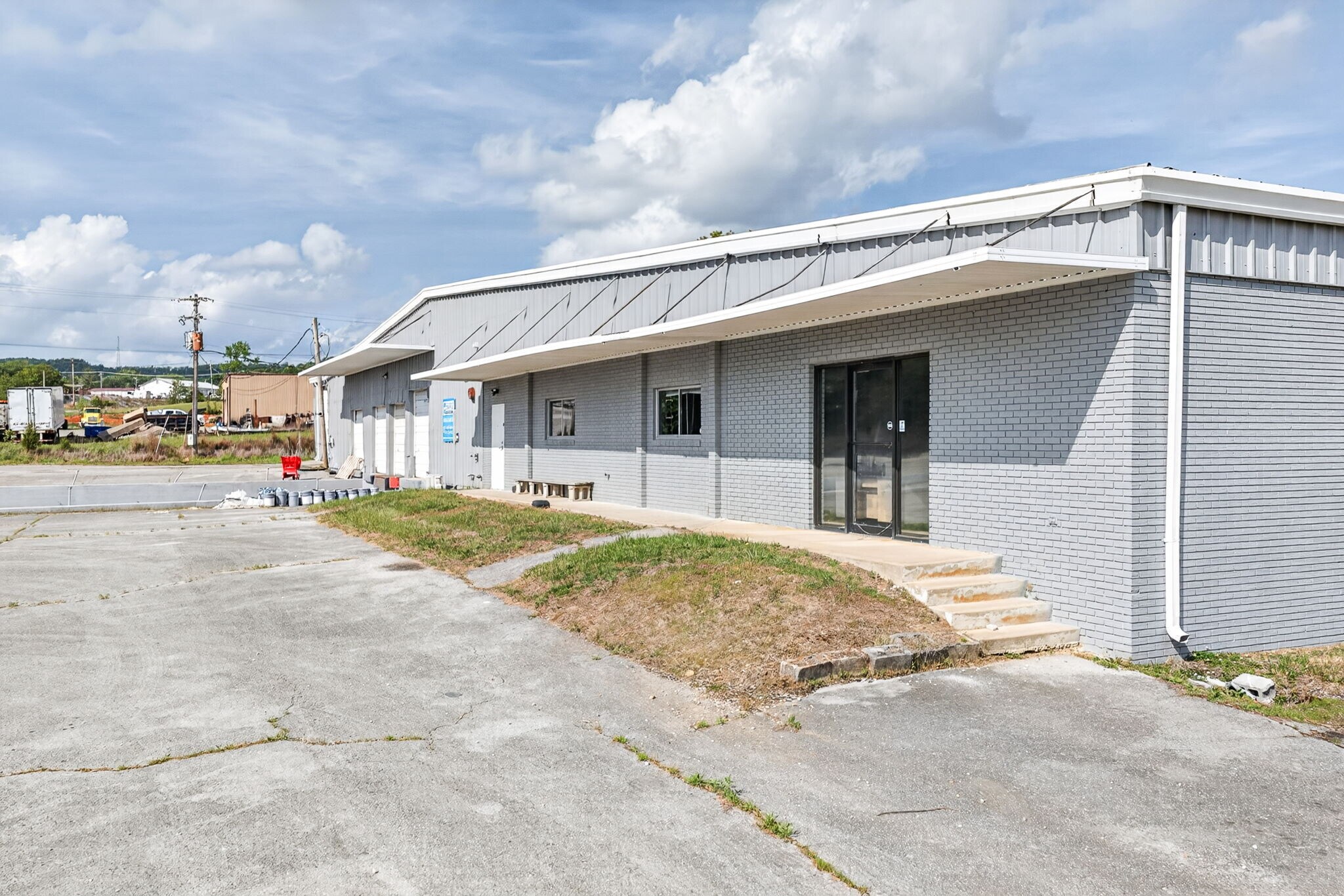167 Industrial Park Cir, Livingston, TN à louer Photo principale– Image 1 sur 21