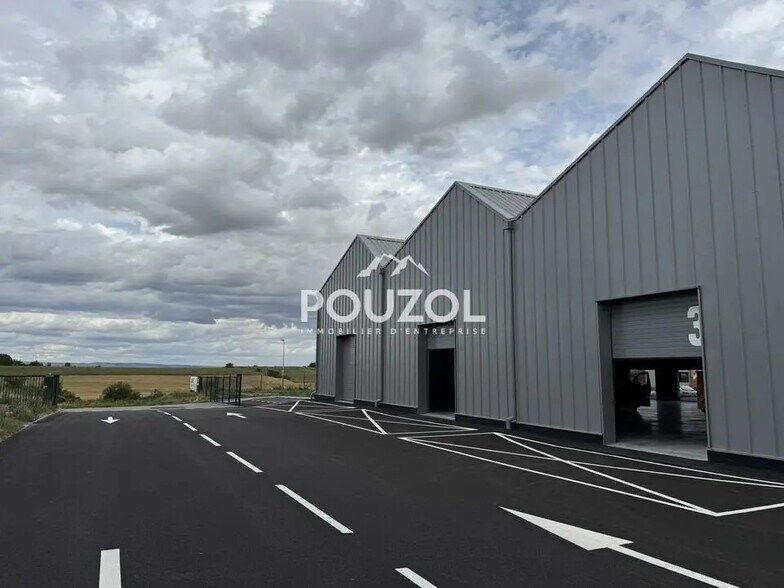 975 Boulevard De L'Europe, Gerzat à louer - Photo de l’immeuble – Image 3 sur 9