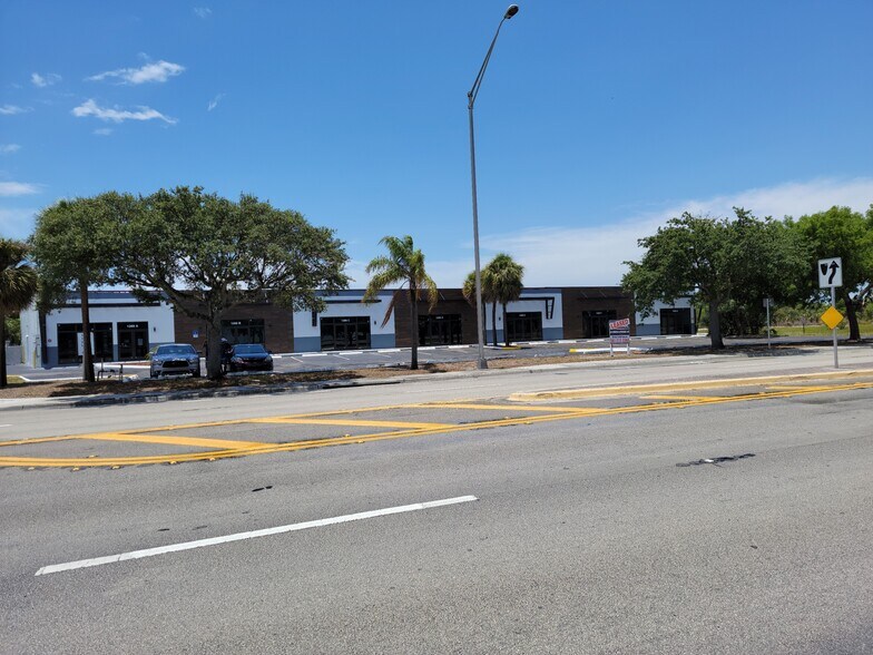1299 S Dixie Hwy, Deerfield Beach, FL à louer - Photo de l’immeuble – Image 3 sur 11