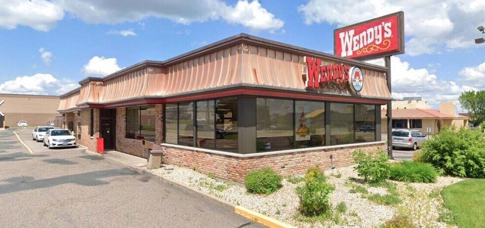 1899 Perimeter Rd, Roseville, MN à vendre - Photo de l’immeuble – Image 2 sur 5