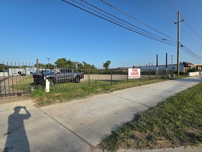 3705 E Loop 820 S, Fort Worth, TX à louer - Photo de l’immeuble – Image 2 sur 6