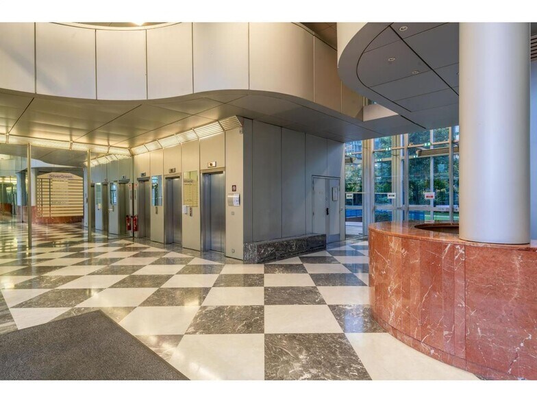 Bureau dans Noisy-le-Grand à louer - Photo de l’immeuble – Image 3 sur 30