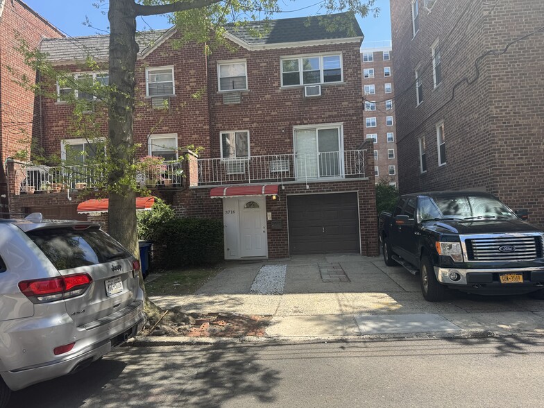 3716 Blackstone Ave, Riverdale, NY à vendre - Photo principale – Image 1 sur 1