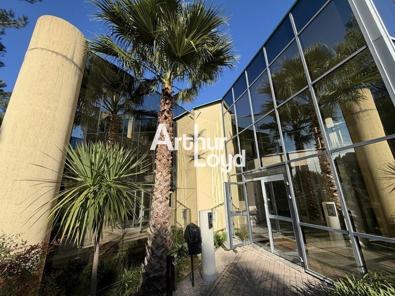 215 Rue De Goa, Antibes à vendre - Photo de l’immeuble – Image 1 sur 6