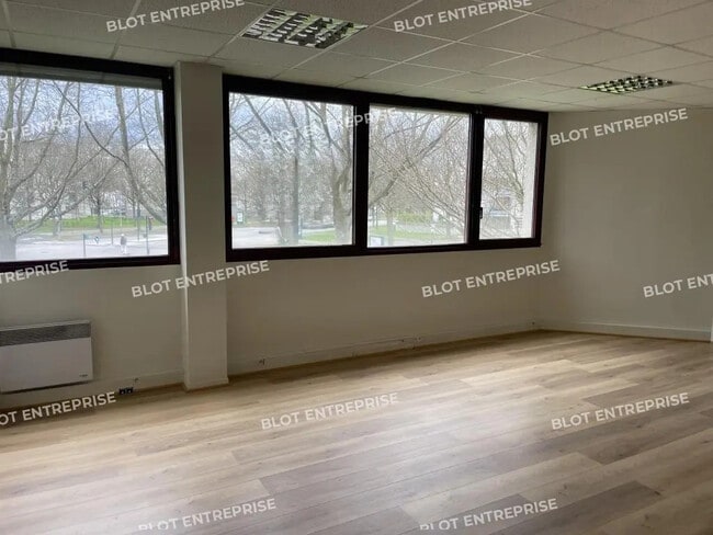 Plus de détails pour Bureau à louer