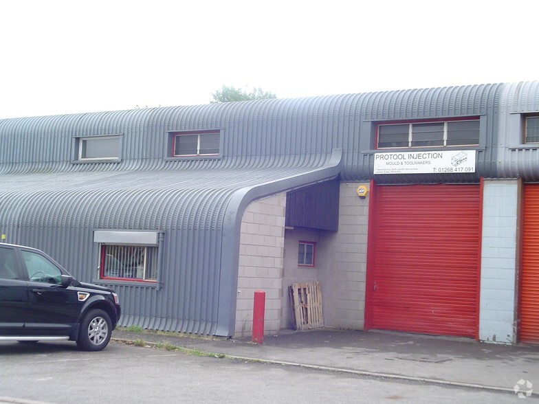 7 Newlands End, Basildon à vendre - Photo principale – Image 1 sur 3